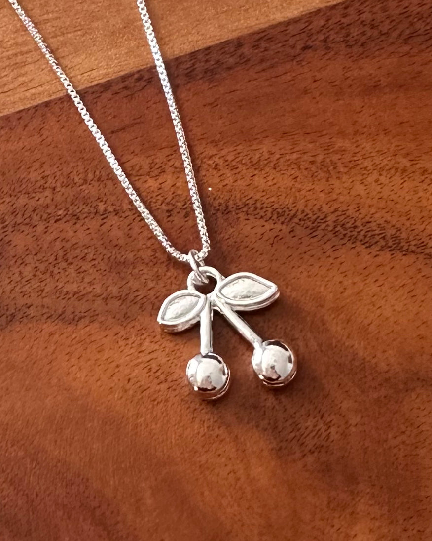 Collar guinda plata