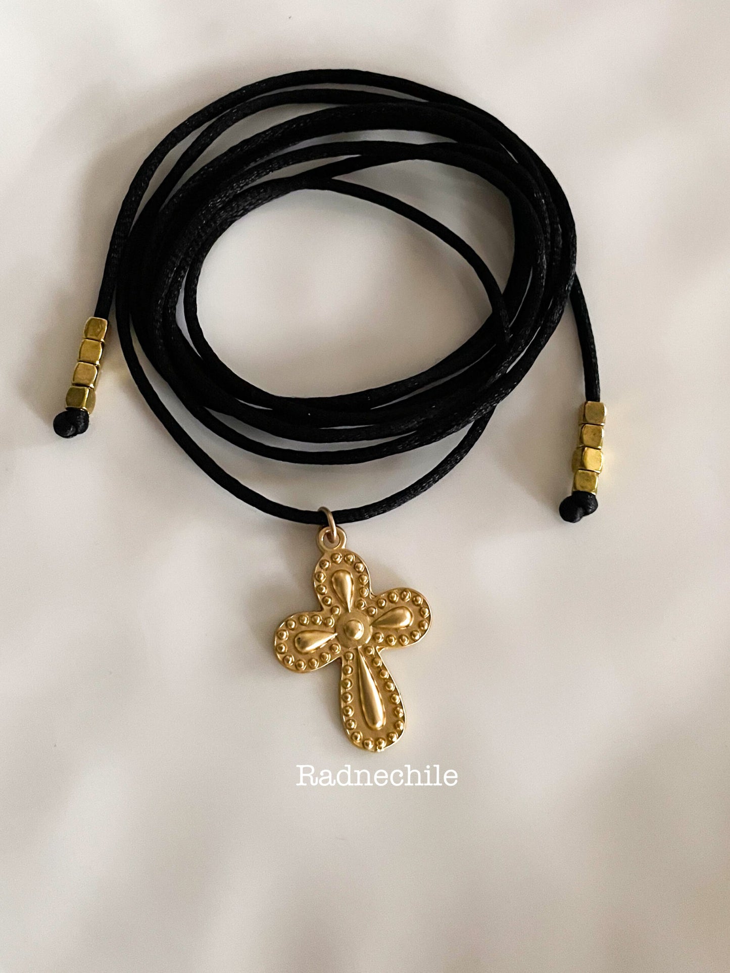Collar Amada gold