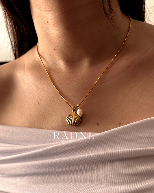 Collar Conchita gold