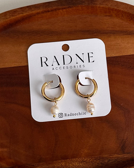 Aros perlas río gold
