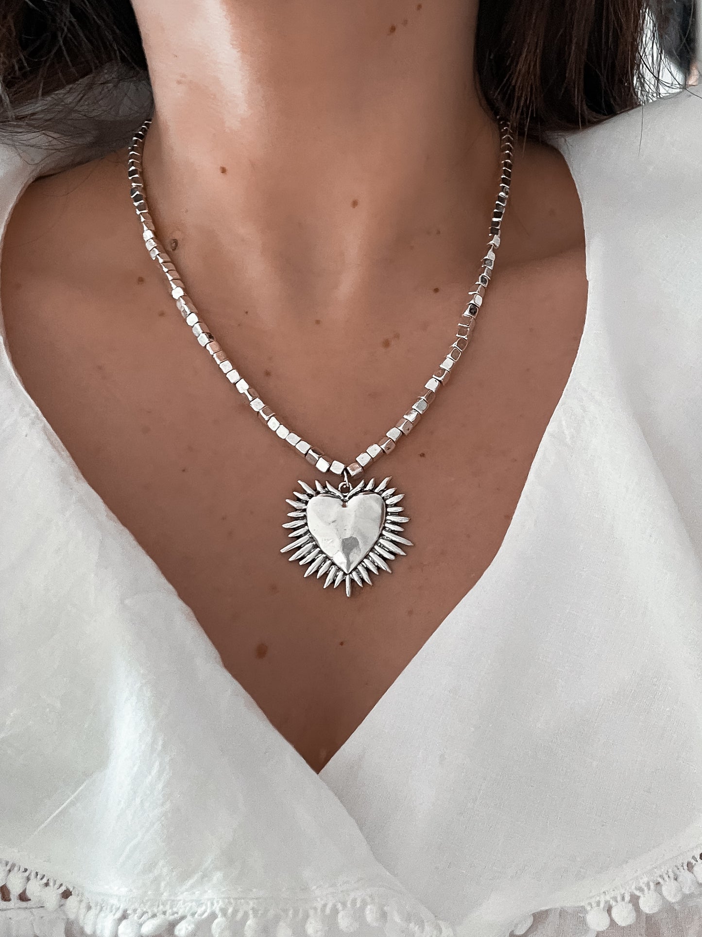 Collar Belu