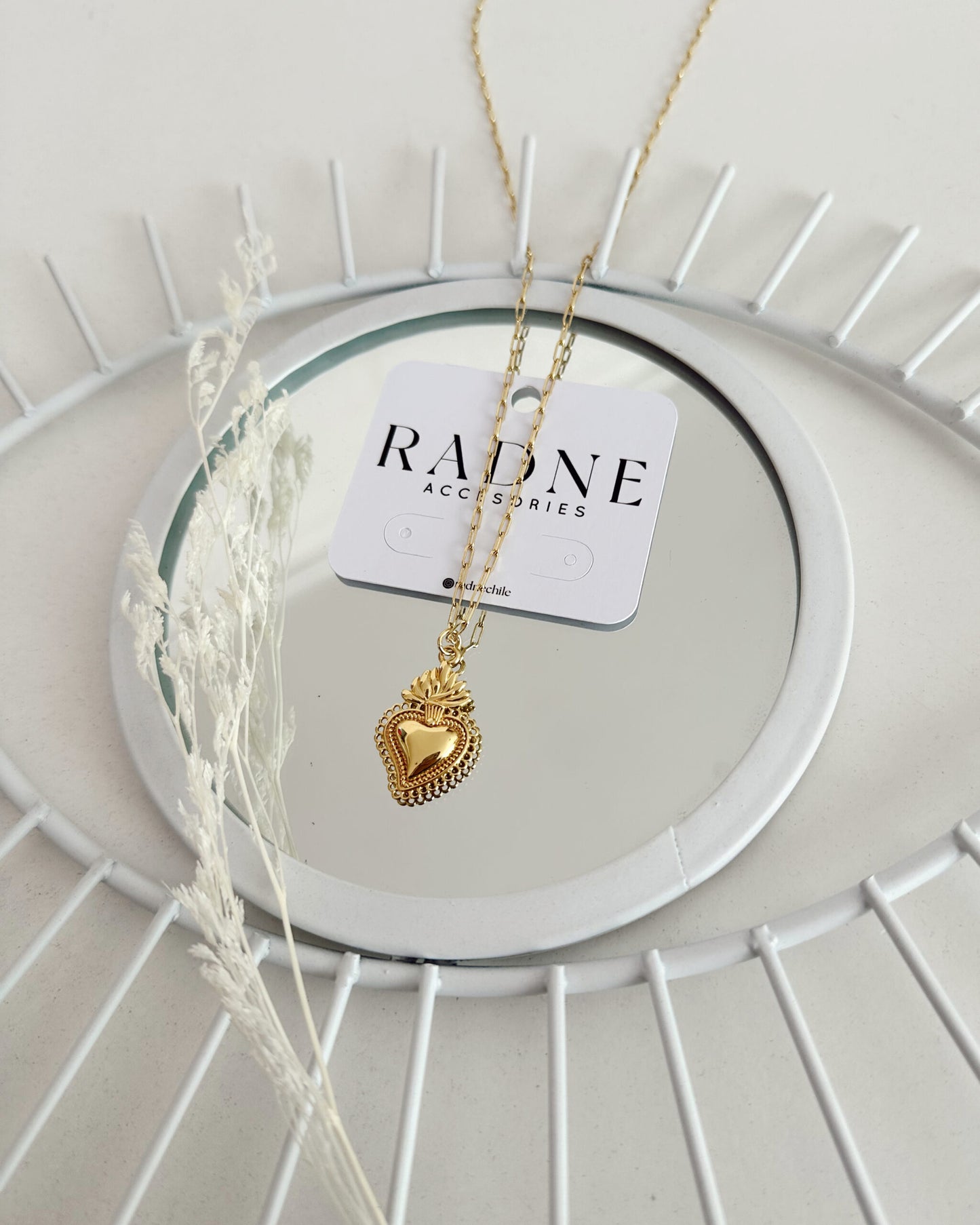 Collar Detente gold