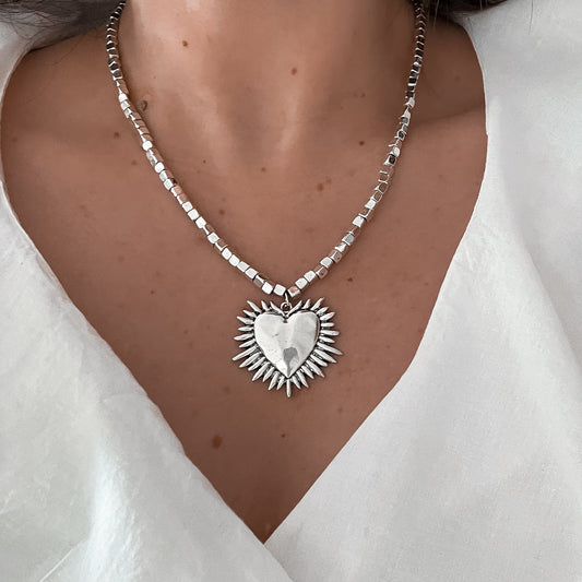 Collar Belu