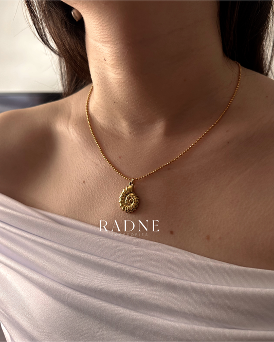 Collar Caracola gold